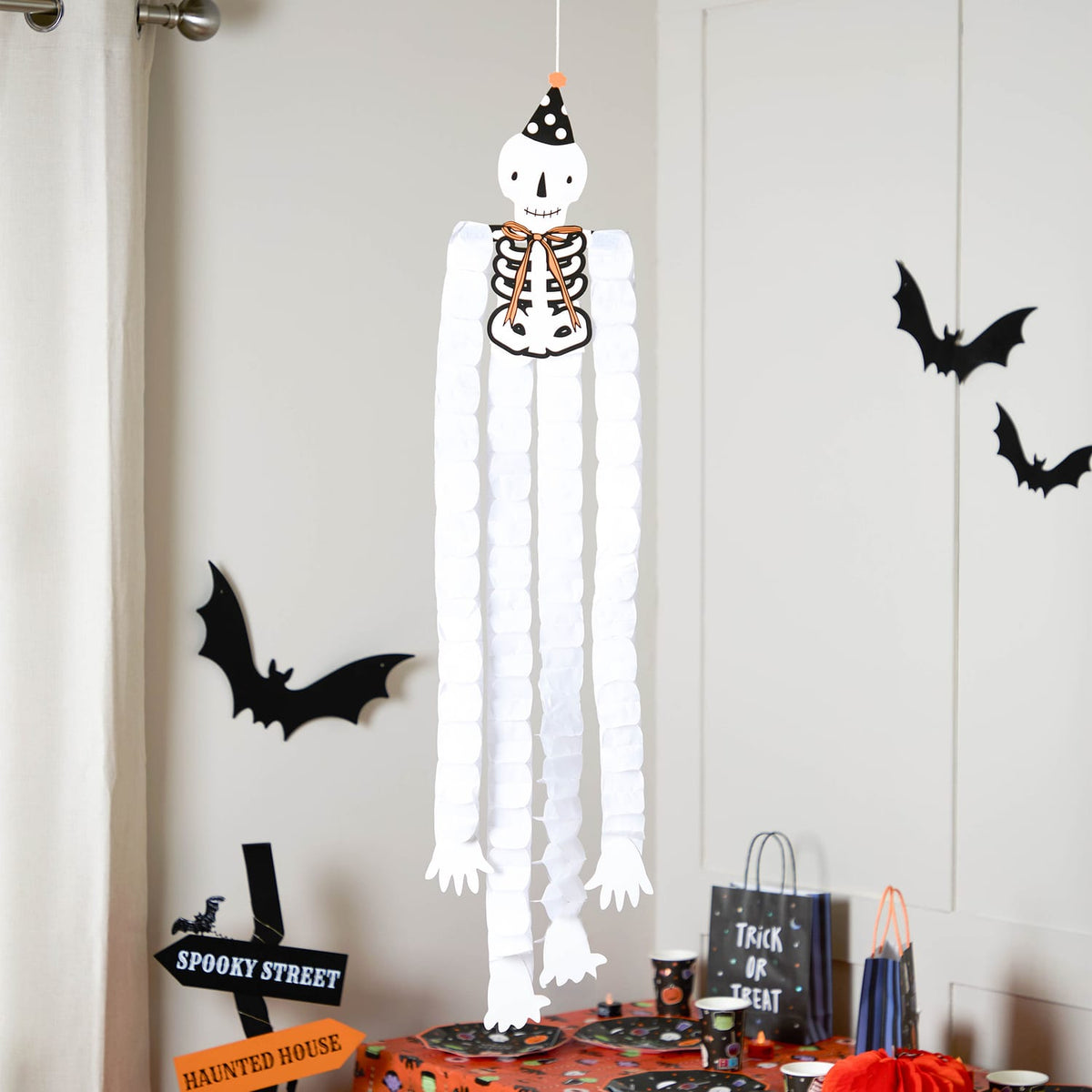 Hallow Scream Honeycomb Decoration, product image 2
